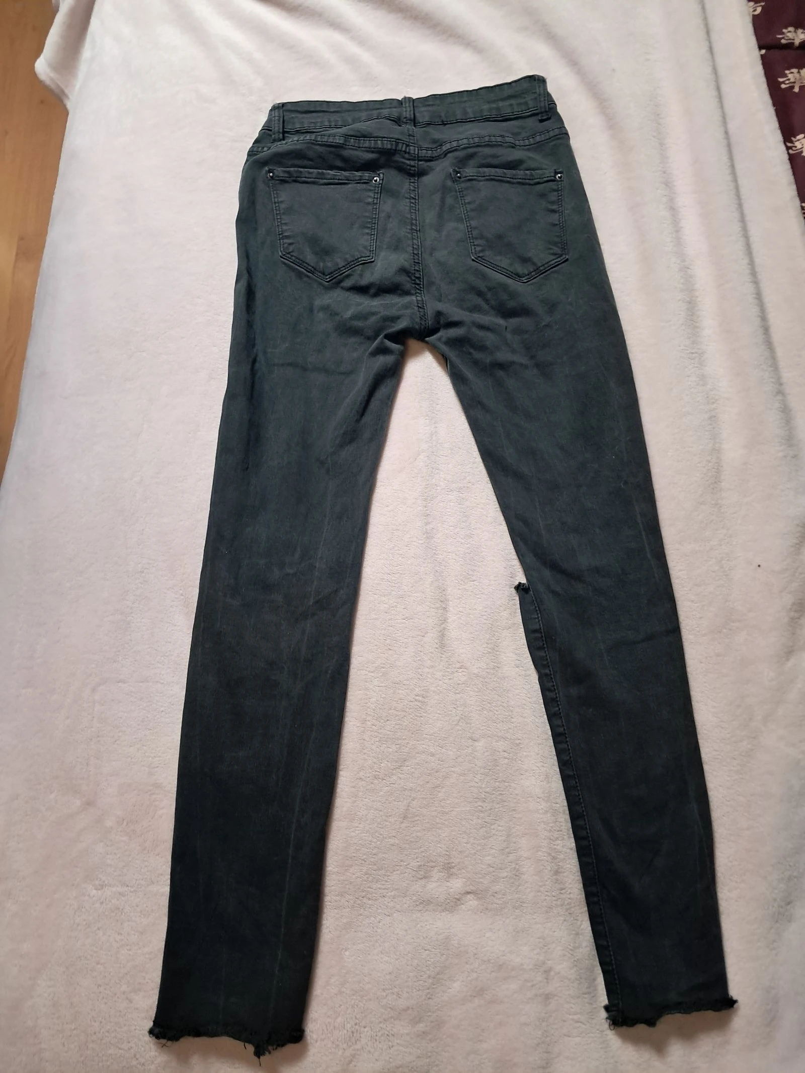 Lot de 4 jeans craqués différentes marques. Taille S – photo 9